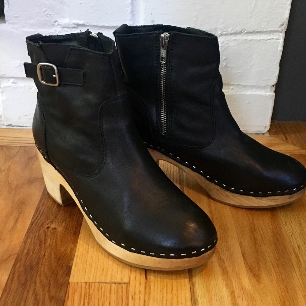 Black Steve Madden booties